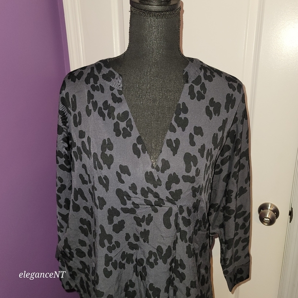 The Limited Gray/Black Cheetah print Top sz: M NWT - Picture 3 of 9
